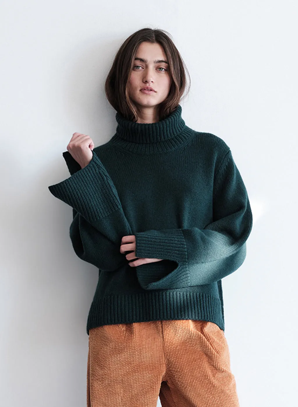 Cozy Cashmere Blend Turtleneck Sweater in Rainforest