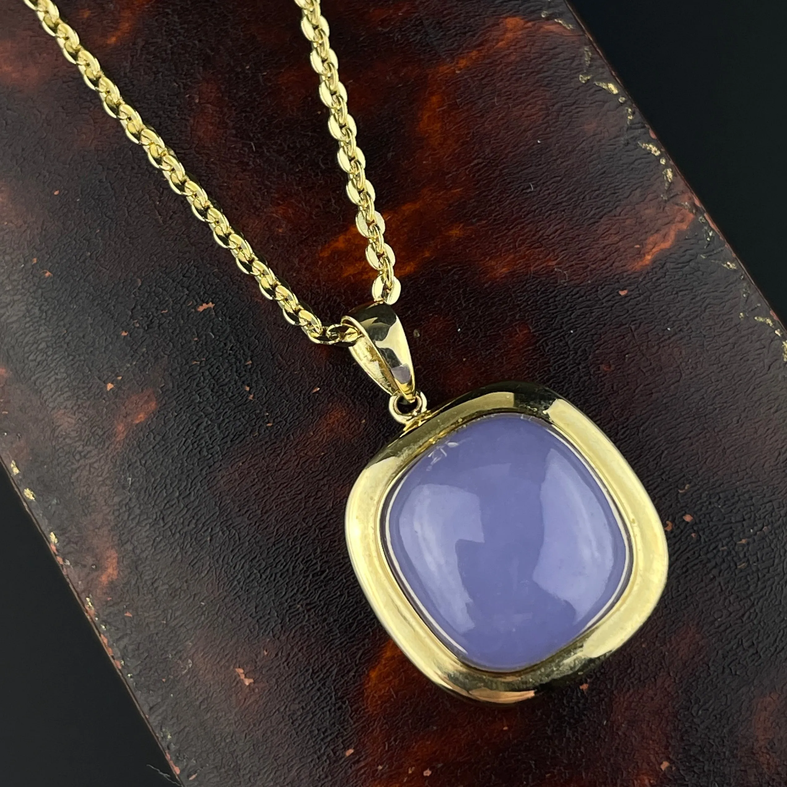 Vintage 14K Gold Square Chalcedony Pendant Necklace